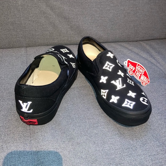 Reflective LV Custom Vans - Picture 3 of 6